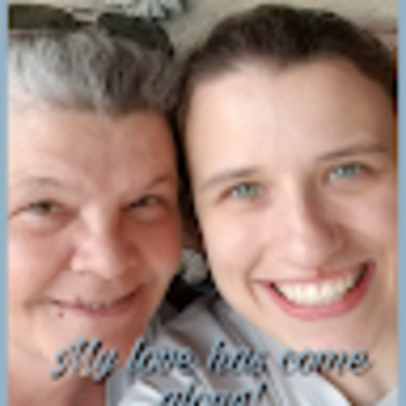 Meet your Posher, Cecilia - Picture 1 of 1